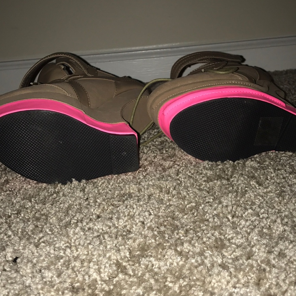 Neon Pink 💅🏽 - Picture 4 of 4